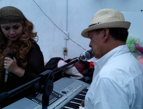 TECLADISTA O DUETO MUSICAL FIESTA SHOW