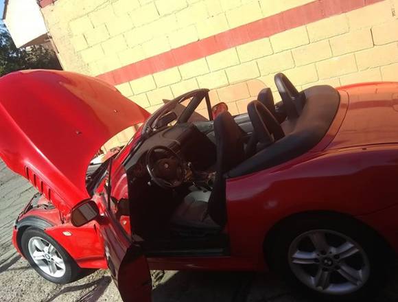 BMW Z3 color rojo convertible en San Francisco (Distrito)