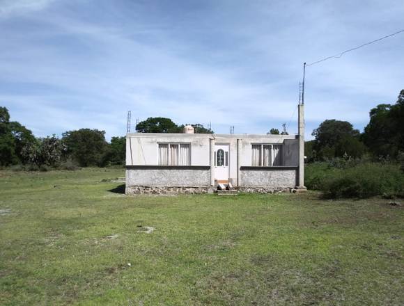 Amplia casa con terreno en promoción