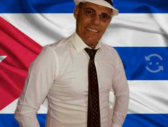 Cantante Manny Cuba versatil en Guadalajara (Municipio)