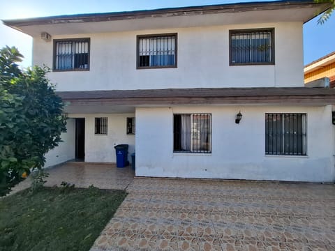 SE VENDE CASA SECTOR SANTA AMALIA CON COLOMBIA LA FLORIDA en La Florida (Comuna)