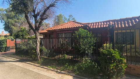 SE VENDE AMPLIA CASA ESQUINA EN PORTEZUELO TOBALABA, PTE ALTO en Puente Alto (Comuna)
