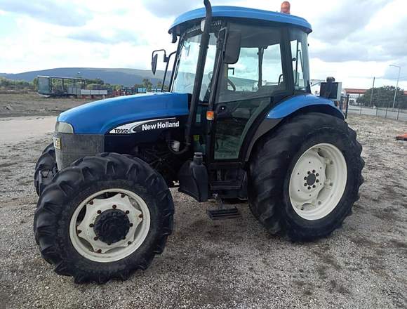 Trator Agricola New Holland TD 95D- 95 cavalos em Santarém (Concelho)