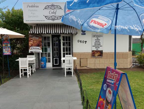 DERECHO LLAVES CAFETERIA & PASTELERIA