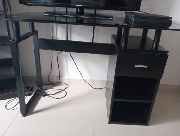 Escritorio con mesa de vidrio templado en Bucaramanga (Municipio)