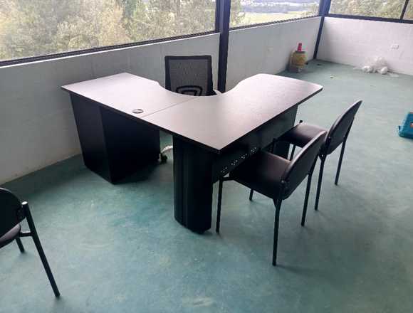 ESCRITORIOS DE TRABAJO EN L en Pedro Moncayo (Cantón)