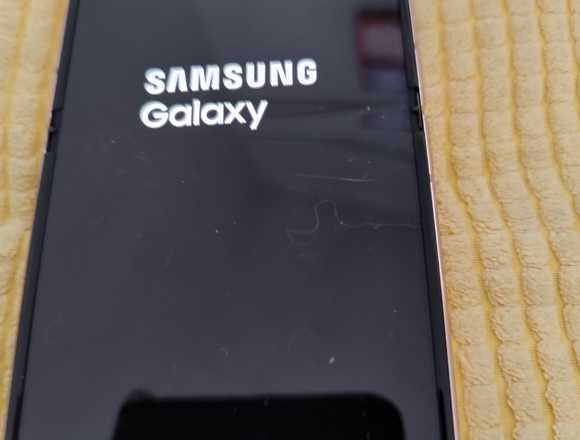 Samsung Galaxy Z flip 4 5 G 128 GB $ 28.000 en Montevideo (Localidad)