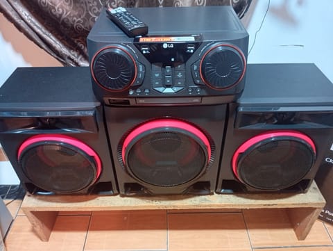 Equipo de sonido LG XBOOM CK57 13,200 W en David (Distrito)