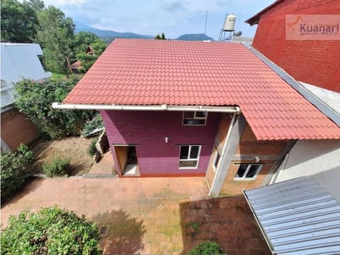Casa en venta con terreno amplio en Villas del Sol Pátzcuaro