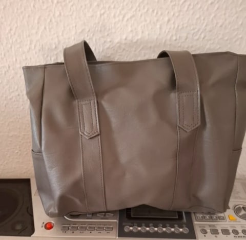 Bolso espacioso gris de polipiel en Málaga (Municipio)