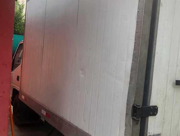 Camión refrigerado para flete en Santísima Trinidad (Distrito)