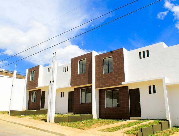 Casa de 2 niveles en condominio planes de Barcenas en Villa Nueva (Municipio)