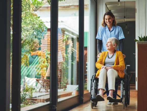 🧓👵 Cuidadora de personas mayores 👵🧓 en Barcelona (Municipio)