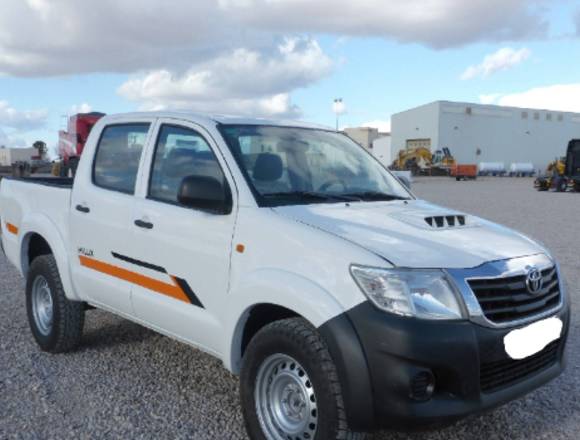 Toyota hilux srv 4x4 2015