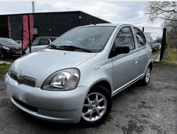 Toyota Yaris 2002 automática en Santiago (Comuna)