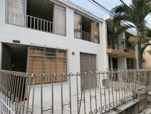 VENTA CASA DOS PISOS CON LOCAL B/LOS ÁLAMOS CALI