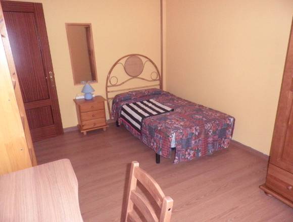 HABITACION EN PISO COMPARTIDO (CHICAS) en Oviedo (Municipio)