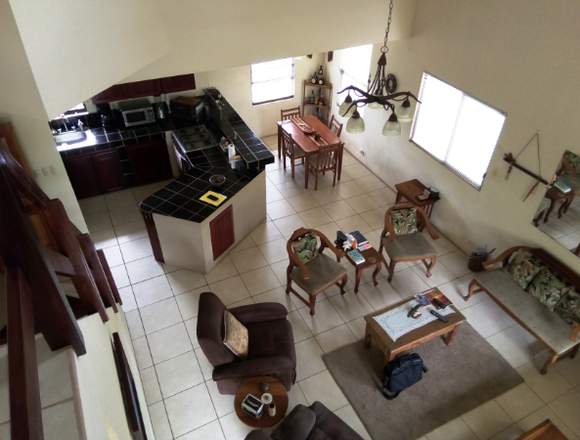 Casa amplia en el corazón de Bahía Ballena en Osa (Cantón)