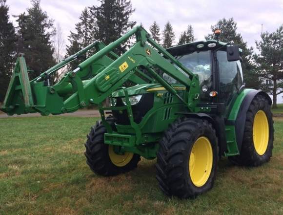 Tractor John Deere 6115 R con cargador en Los Andes (Comuna)