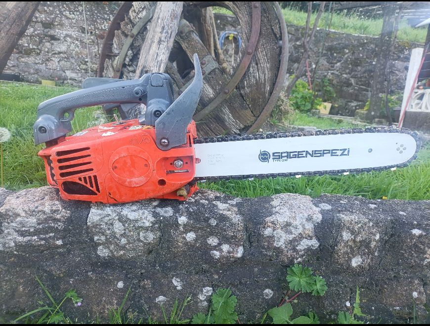 Motosierra OleoMac 932 + sable 35cm + 2 cadenas en Pontevedra (Municipio)