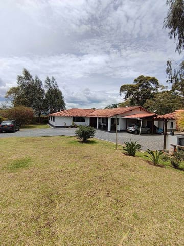 SE VENDE CASA FINCA EN LA CEJA,VEREDA EL TABOR