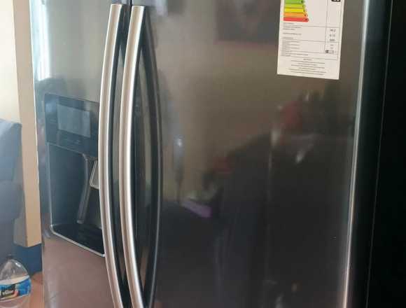 Se vende refrigerador Samsung Inverter