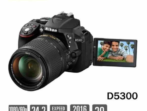Camara Nikon D5300 incluye accesorios en San Cristóbal (Municipio)