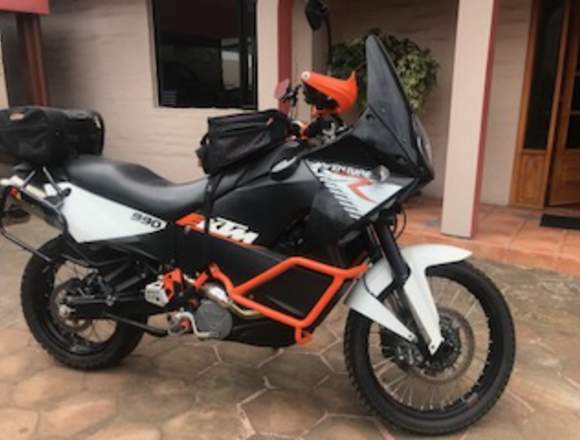 hermosa ktm 990R FLAMANTE en Pichincha (Cantón)