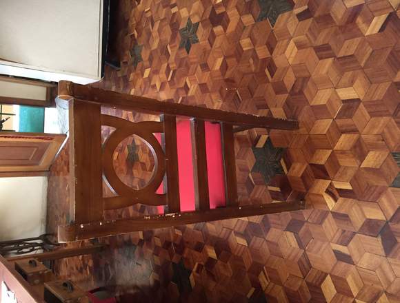 Sillas de madera de oportunidad