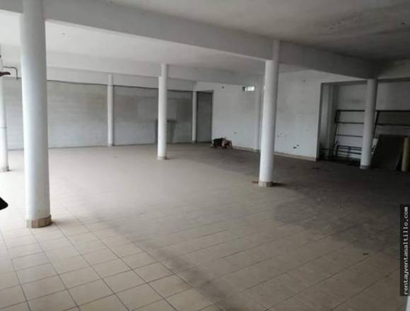 RENTA LOCAL COMERCIAL PLAZA MADERO. Completo o en partes