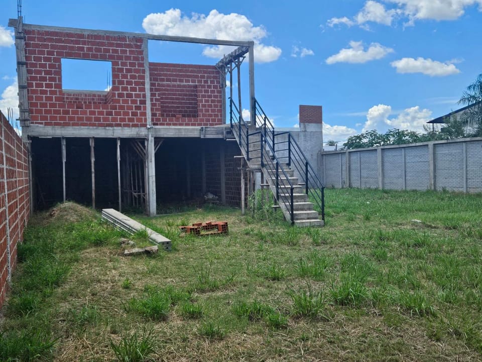 VENDO 2 TERRENOS CON CONSTRUCION A TERMINAR, POSADAS en Posadas (Localidad)