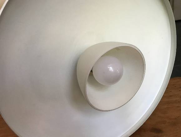 Vendo Lámpara de Colgar Metal Blanca en Vitacura (Comuna)