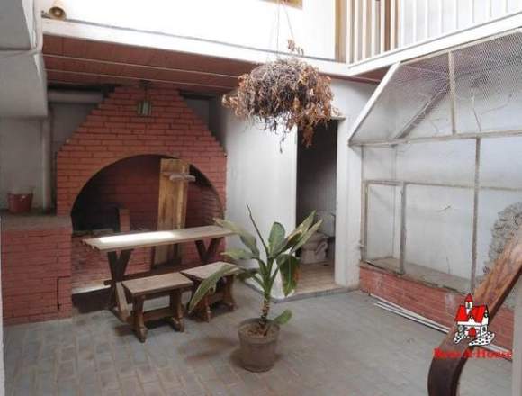 Venta Casaquinta 250mts2 Urbanización en Cagua en Sucre (Municipio)