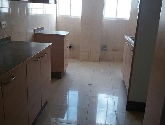 PONCEANO BAJO DE OPORTUNIDAD en Quito (Cantón)