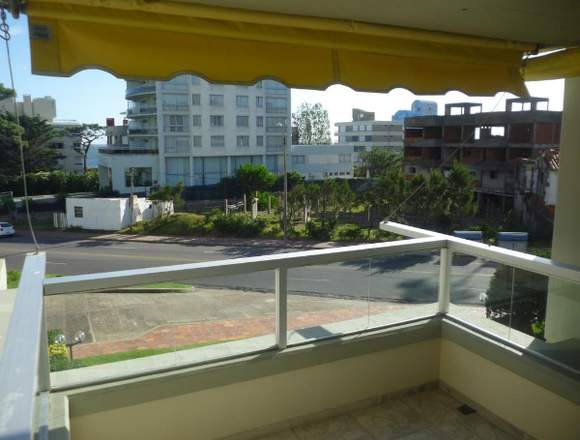 Apartamento enfrente a la playa mansa