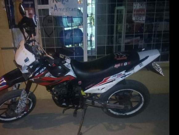en venta a buen precio moto axxo 200 en El Guabo (Cantón)