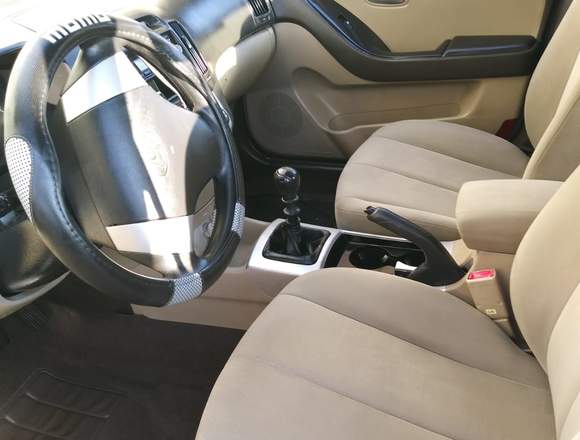 Vendo Hyundai Elantra en Santiago (Comuna)