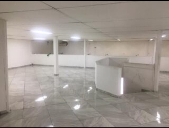 SE RENTA OFICINA PARA USOS MULTIPLES