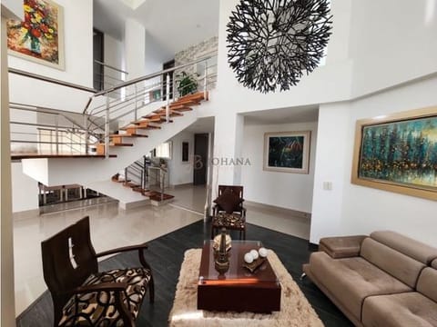 VENTA HERMOSA CASA EN EL NORTE DE ARMENIA