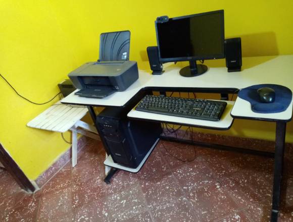 Computadora de Mesa. Monitor. PC. Teclado, etc. en Villa Elisa (Distrito)