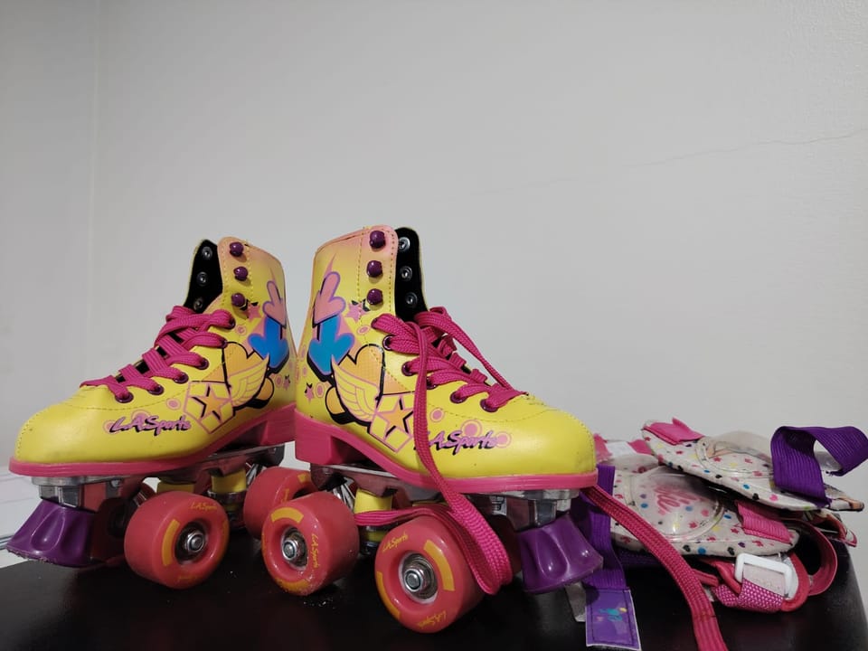 Triciclo completo - Patines con rodilleras en Quito (Cantón)