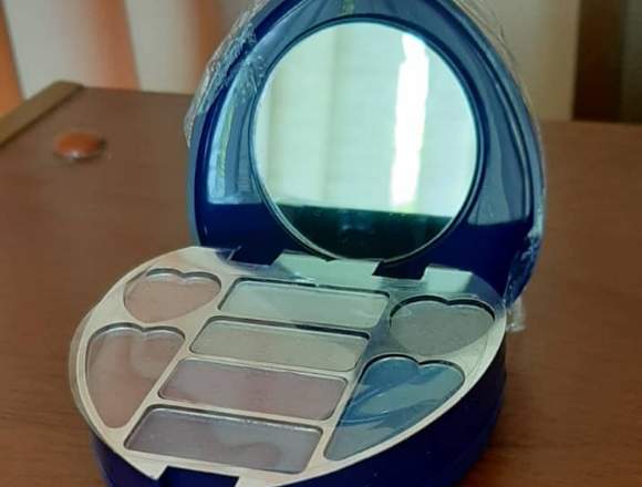 Estuche de maquillaje sombras, polvo, rubor, en Miranda (Municipio)