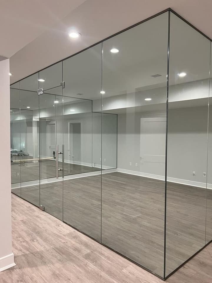 VENTANAS Y PUERTAS EN ALUMINIO Y VIDRIO TEMPLADO. en Manta (Cantón)