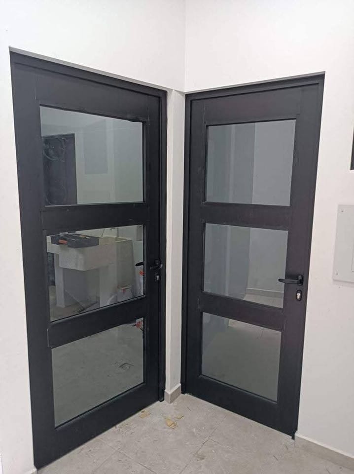 INSERMAK ALUMINIO Y VIDRIO TEMPLADO en Guayaquil (Cantón)