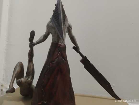 figura de silent hill piramid head en Quilicura (Comuna)