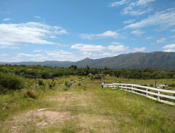 Barrio cerrado en altura, Miradores de punilla en Villa Flor Serrana (Localidad)