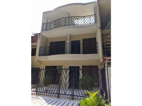 CASA - BARRIO CALIMA - CALI