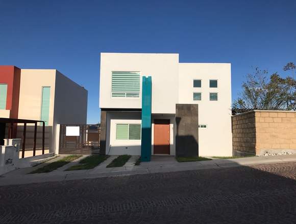VENTA CASA CUMBRES DEL LAGO, JURIQUILLA CH-047
