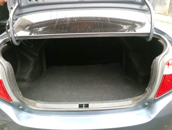 vendo mi auto toyota yaris full