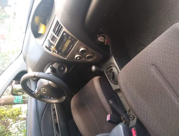 TOYOTA YARIS FULL EQUIPO en Santiago (Comuna)